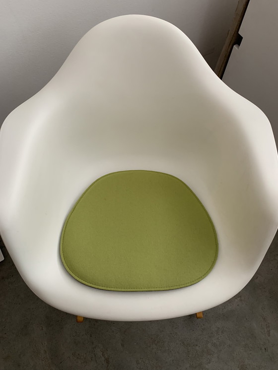 Image 1 of Silla Eames Dar Original