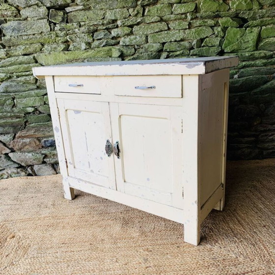 Image 1 of Antieke werkplaatskast / dressoir