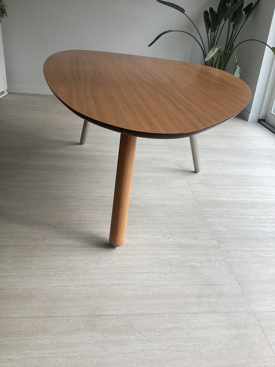 Image 1 of Castelijn walnut dining table Circlips-2, 6 person