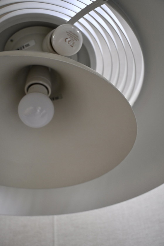 Image 1 of Lampada a sospensione vintage "Royal" Arne Jacobsen per Louis Poulsen
