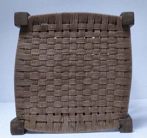 Sgabello vintage in legno con intreccio vegetale – Sgabelli (photo 9 of 12)