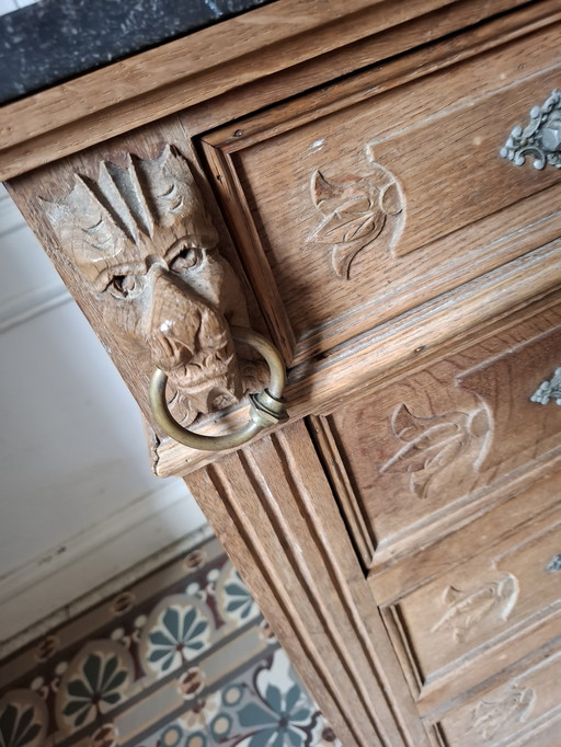 Commode tête de lion