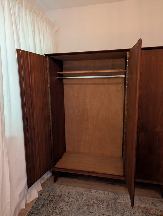 Armadio vintage in teak (impiallacciato) (3 ante) – Metal, Wood (photo 3 of 8)