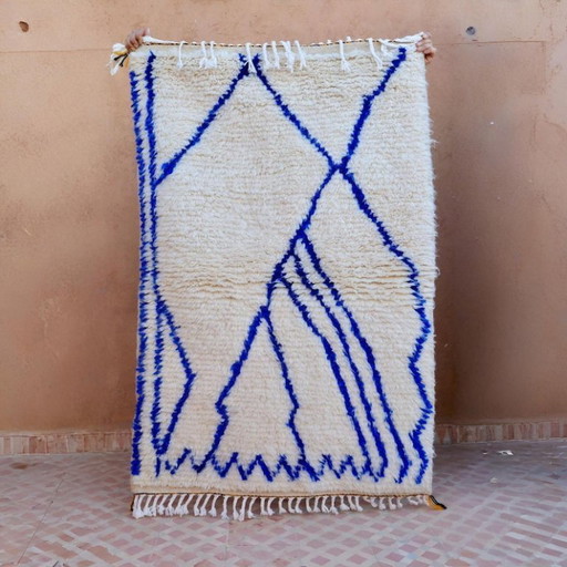 Handgeknüpfter, cremefarbener Teppich mit geometrischen Mustern, 250 cm x 150 cm