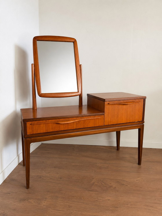 Image 1 of Skandinavischer Teakholz-Schminktisch mit verstellbarem Spiegel – 1960er Jahre
