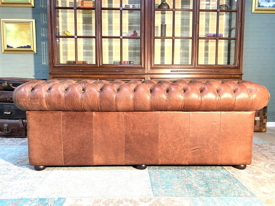 Image 1 of Robusto divano Chesterfield color cognac