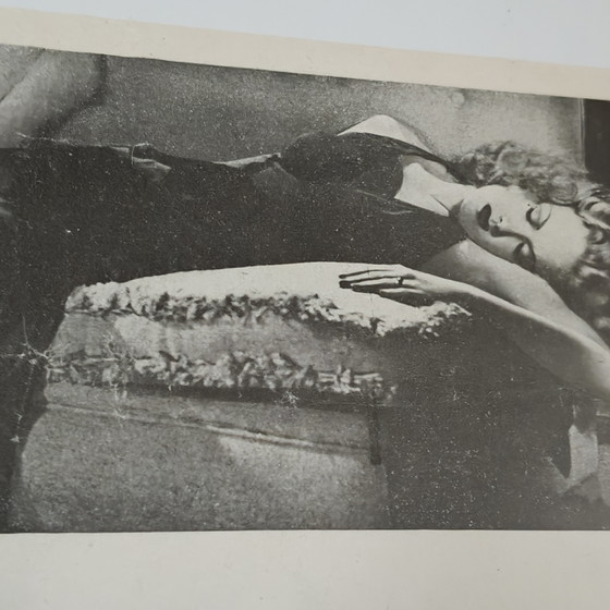 Image 1 of Originele vintage pagina uit het tijdschrift "Melancholie" – Authentieke redactionele kunst uit de jaren 50 – Ingelijst