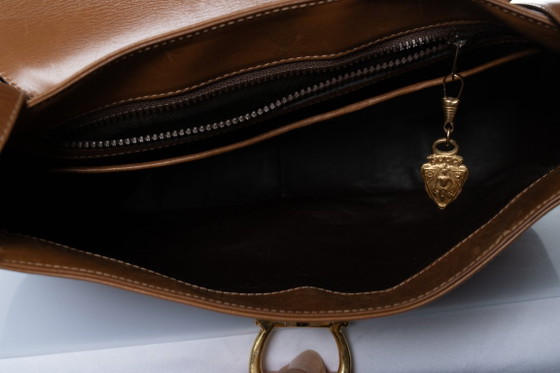 Gucci, Vintage Cognac GG Clasp Bag – Shoulder bags, Calfskin (photo 9 of 15)