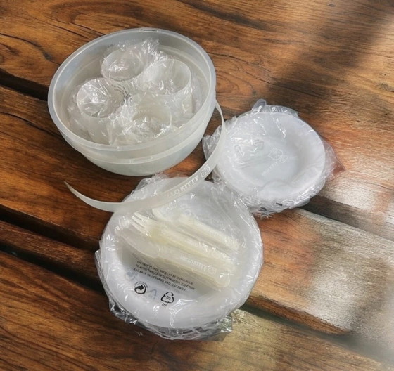 Image 1 of Juego de cubiertos de 24 piezas, platos, vasos, set de camping, Hello Kitty Japón