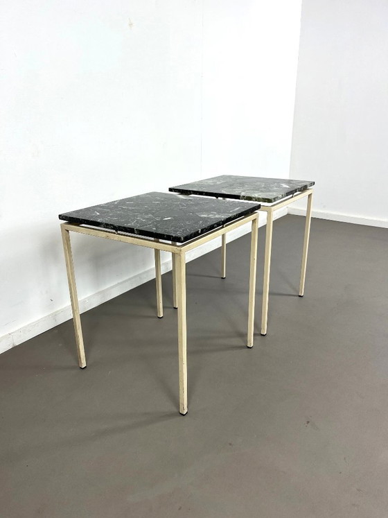 Image 1 of Beistelltische aus grünem Marmor im Mid-Century-Modern-Stil, 1960er Jahre.
