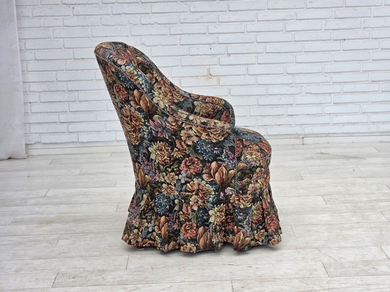 Image 1 of Sillón de cóctel danés de la década de 1960, tapizado en tela jacquard.