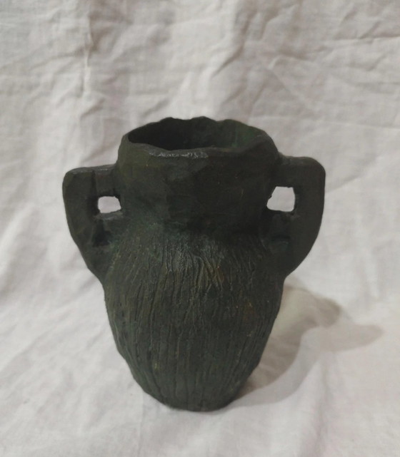 Image 1 of Vase en bronze représentant une figure expressionniste