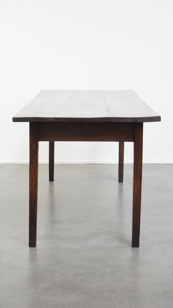 Image 1 of Ancienne table de salle à manger anglaise du début du 19e siècle à 6 places avec plateau en noyer