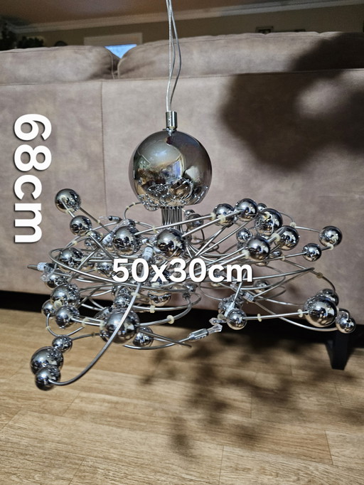 Weltraumzeitalter-Lampe, silberne Planeten