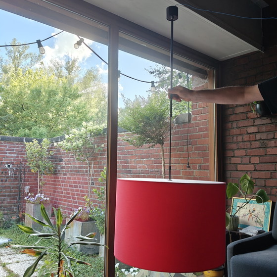 Image 1 of Grote Stéphane Davidts hanglamp Ø60 cm – rode stoffen kap