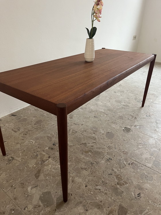 Image 1 of Mesa de centro danesa de mediados de siglo; madera de teca, fabricada en Dinamarca