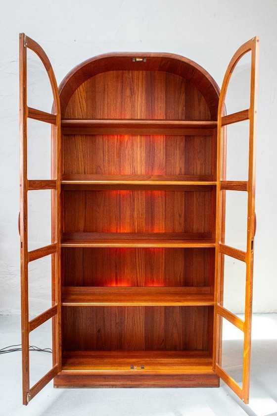 Image 1 of Vintage teakhouten vitrinekast/hoge kast, Dyrlund Deense ladekast, midden 20e eeuw