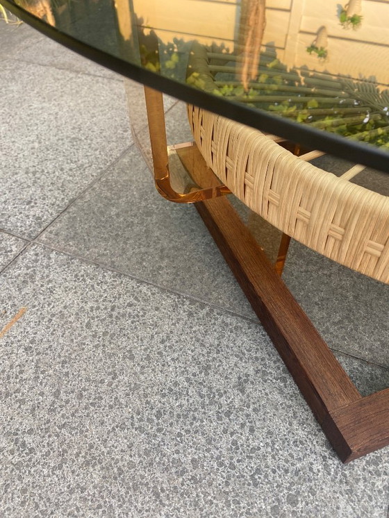 Image 1 of Couchtisch im Weltraumdesign