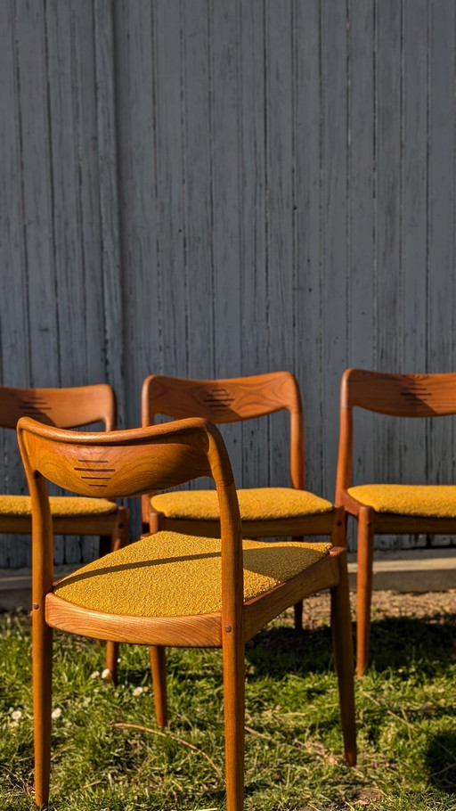 Johannes Andersen - Set of 4 Danish Teak Vintage Chairs - Produced by Uldum Møbelfabrik