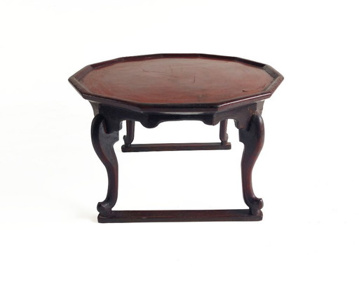 Antieke gelakte houten Soban-tafel uit de Joseon-dynastie, Korea, eind 19e eeuw.