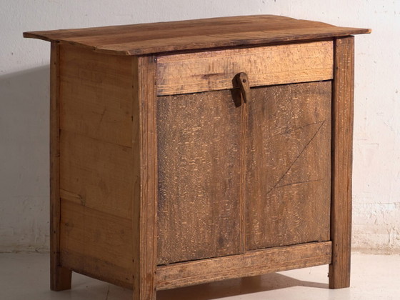 Ancien buffet bas en pin – Europe Centrale, circa 1870 (photo 2 of 40)