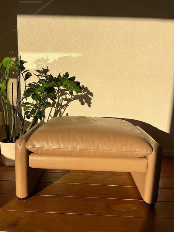 Image 1 of Cassina Maralunga - 2 lederen fauteuils en 1 voetenbank
