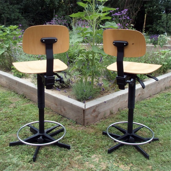 2 sillas de trabajo Score – Sillas giratorias, Wood (photo 3 of 12)
