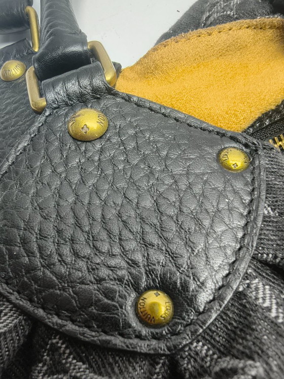 Image 1 of Sac hobo Louis Vuitton Surya Monogram en denim noir XL