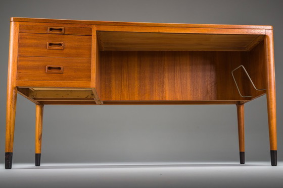 Image 1 of  Skandinavisch-moderner Teakholz-Schreibtisch, zugeschrieben H. Brockmann Petersen für Poul M. Jessen, 1960er Jahre