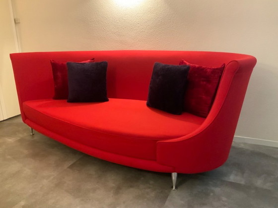 Image 1 of Canapé Drop Soft Newtonian, tissu Moroso Divina 623 rouge. Coussins et poufs assortis également disponibles.
