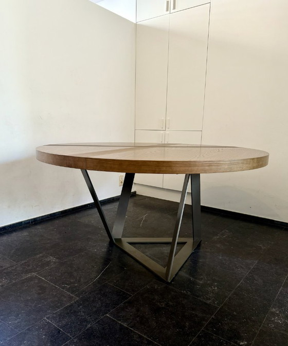 Image 1 of 1 x Table de salle à manger extensible Roche Bobois « Track » par Luigi Gorgoni – Chêne moyen