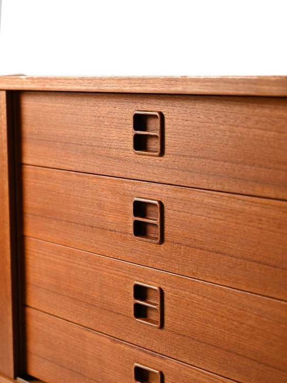 Image 1 of Scandinavisch teakhouten dressoir met lades uit de jaren 60