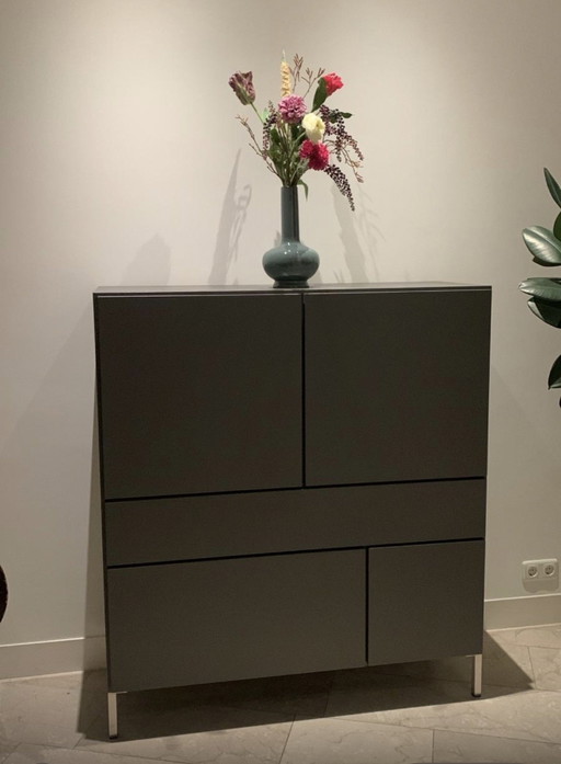 Grauer Spazio Schrank 120 x 120 cm