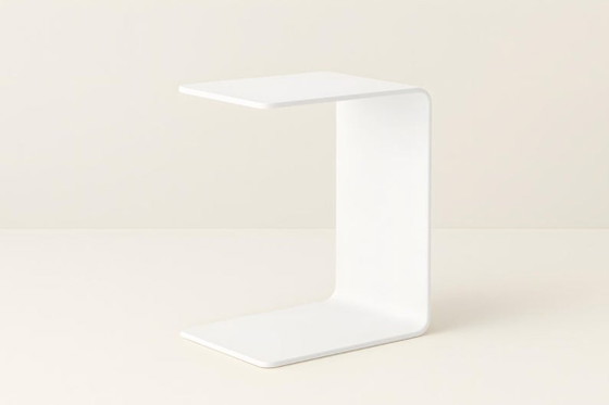 Image 1 of Minimalistischer C-förmiger Beistelltisch aus Stahl – Moderner Sofatisch