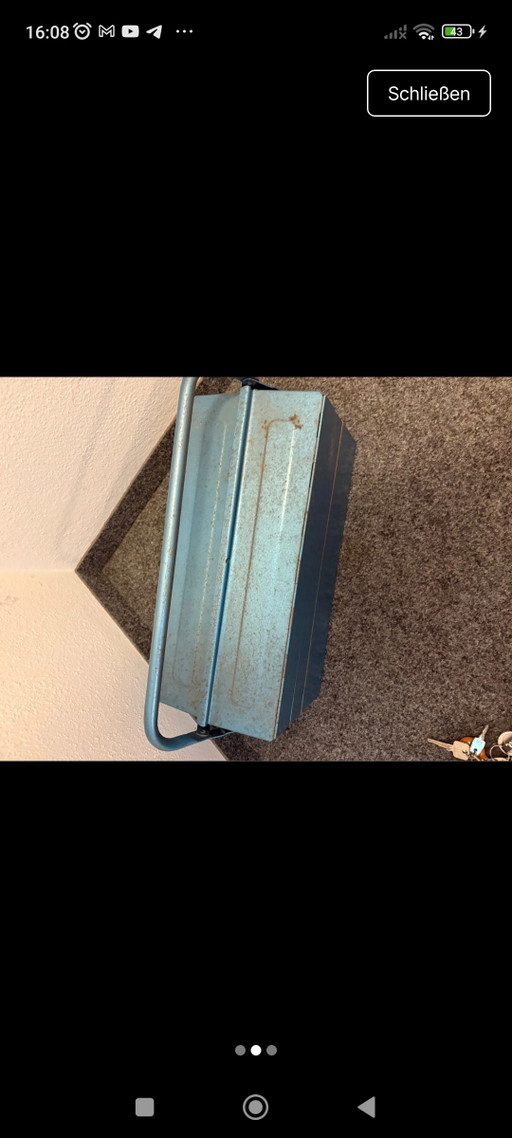 Vintage metalen gereedschapskist – decoratieve objecten (photo 2 of 5)