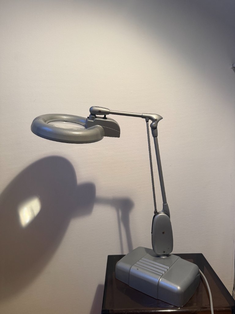 Vintage Dazor M-1470R Floating Magnifying Articulating Desk Lamp