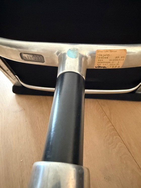 Image 1 of Vitra Charles & Ray Eames EA107 – Set van 2 – Origineel – 1995 – Zwart Hopsack