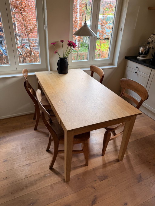 Solid Oak dining table with drawer "framstyle"