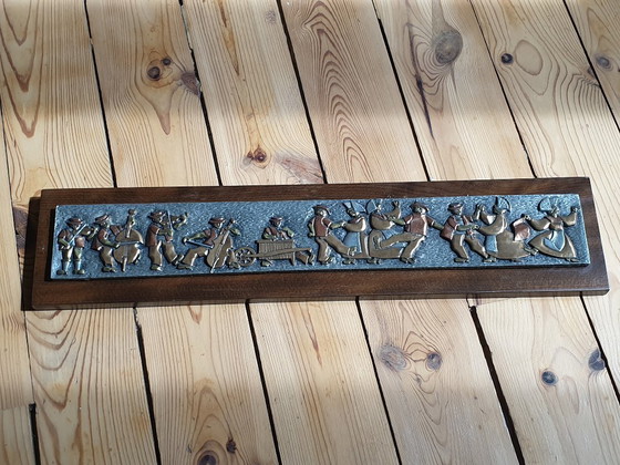 Image 1 of Fregio in rame raffigurante una festa di paese, in ottone e metallo argentato, firmato, realizzato a mano, pezzo unico.