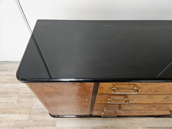 Image 1 of Buffet Art Déco des années 1950 en racine de bruyère et bois laqué, avec plateau en verre