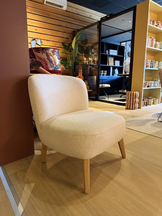 Image 1 of DYYK - Sillón beige con patas de madera de roble