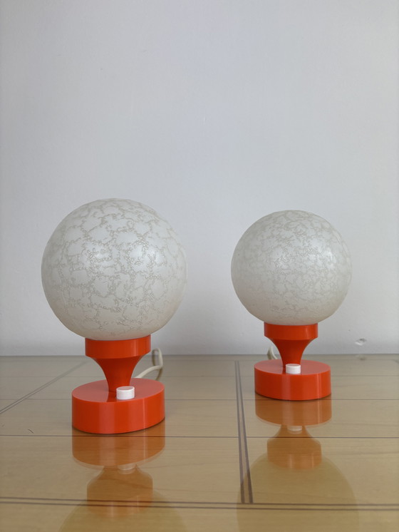 Image 1 of Lampe de table vintage Space Age, Aro Leuchte, orange/blanc avec sphère en verre, années 70, années 70, rétro, milieu du siècle,