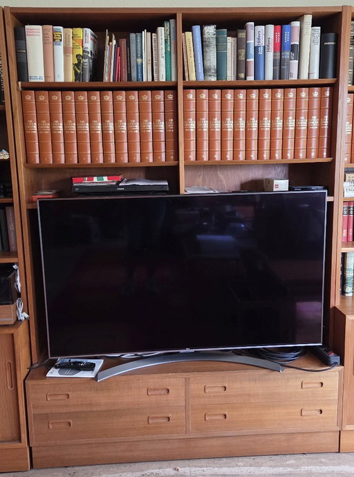 Scandinavian. Designer TV shelf by Poul Hundevad, teak, vintage