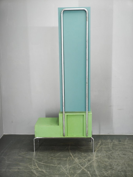 Image 1 of Bauhaus groene kaptafel met spiegel en chromen frame, Tsjechoslowakije jaren 1930