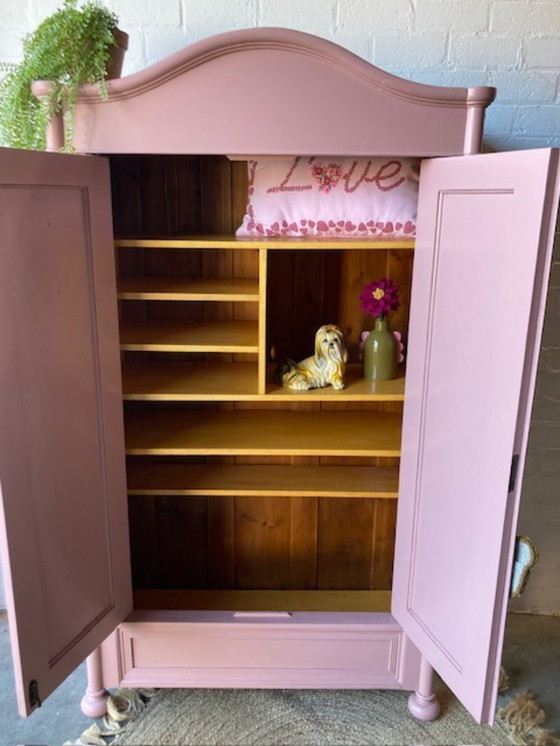 Image 1 of Armario antiguo, mueble para habitación infantil, mueble para juguetes restaurado.