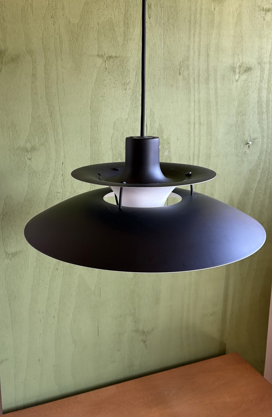 Image 1 of Louis Poulsen PH5 Neues Modell Monochrom