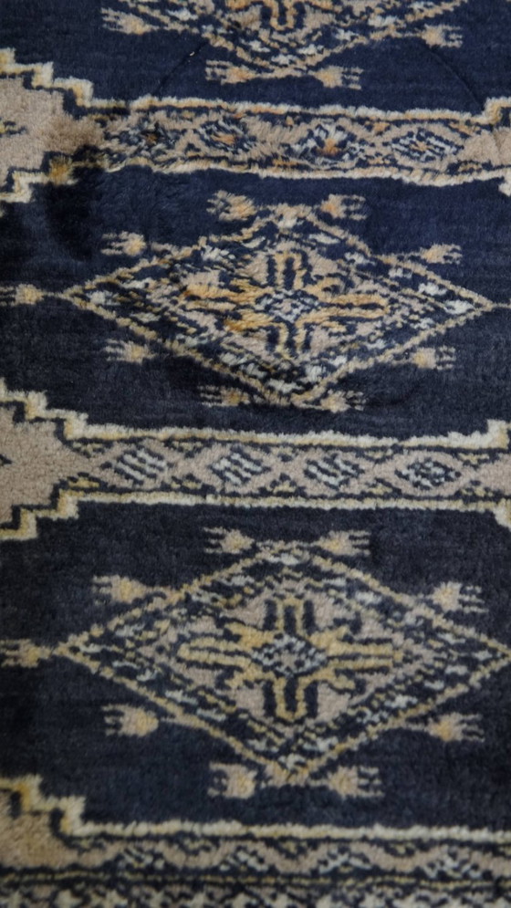 Image 1 of Sierkleedje/ loper met blauw en beige tinten 71x32cm