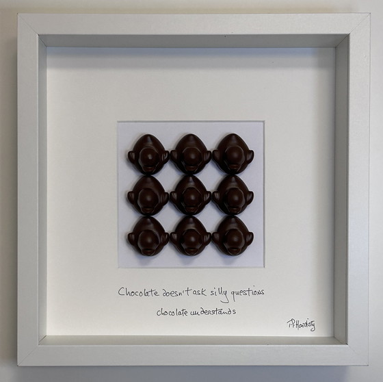 Image 1 of Le chocolat ne pose pas de questions idiotes, le chocolat comprend.