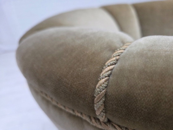 Image 1 of Dänischer Sessel aus den 1970er Jahren, originaler grüner Möbelveloursbezug, Eichenholz.