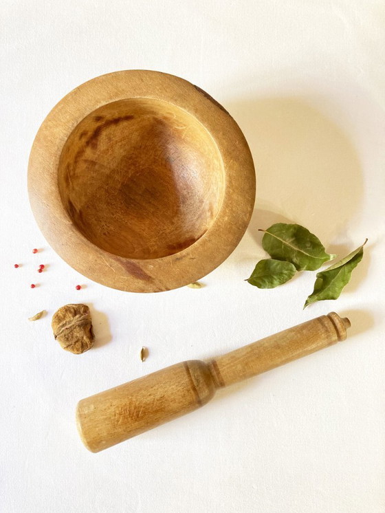Image 1 of Antiker gedrechselter Mörser aus Holz